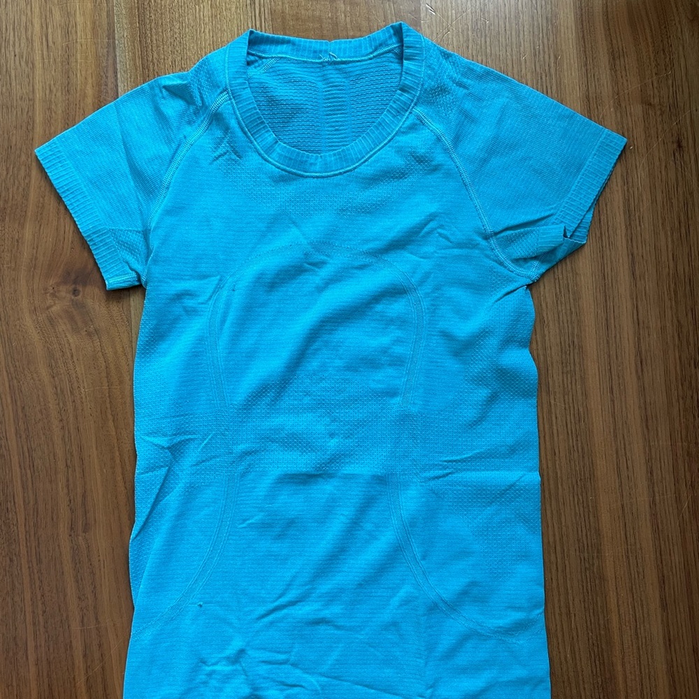 Lululemon blue workout top